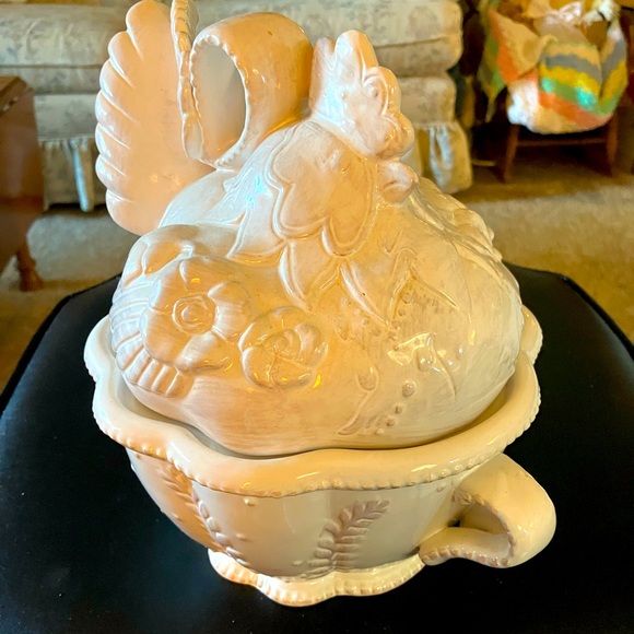 A BLUE SKY CHICKEN COVERED CASSEROLE DISH NEST PORCELAIN WHITE.9 x 9 BUY NOW - Picture 5 of 16